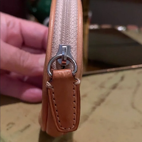 Coach Leather Coin Pouch 4” in diameter with Teal Blue Embossed Hangtag - Picture 5 of 6